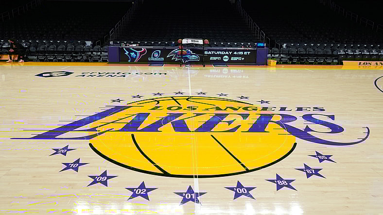 Los Angeles Lakers, Dallas Mavericks