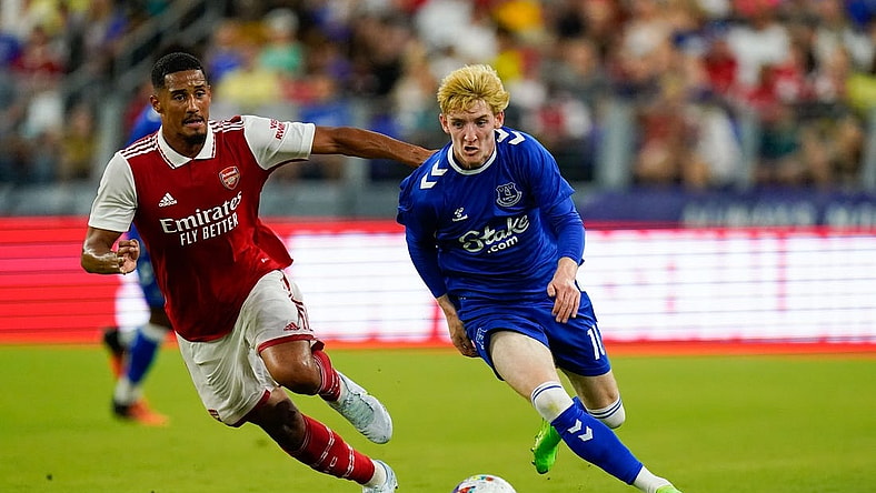 Jul 16, 2022; Baltimore, Maryland, USA; Everton forward Anthony Gordon (10)  dribbles up the field during the second half of the Charm City International Friendly against Arsenal at M&T Stadium.  Arsenal defeated Everton 2-0. Mandatory Credit: Tommy Gilligan-USA TODAY Sports