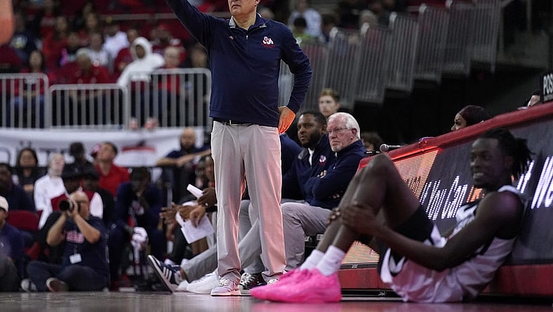 Feb 24, 2024; Fresno, California, USA; Fresno State Bulldogs head coach Justin Hutson calls a play against the San Diego State Aztecs in the second half at the Save Mart Center. Mandatory Credit: Cary Edmondson-USA TODAY Sports