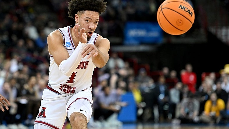 Mar 22, 2024; Spokane, WA, USA; Alabama Crimson Tide guard Mark Sears (1) passes during the second half in the first round of the 2024 NCAA Tournament against the Charleston Cougars at Spokane Veterans Memorial Arena. Mandatory Credit: James Snook-USA TODAY Sports