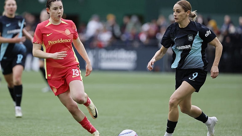 Mar 24, 2024; Portland, Oregon, USA; NJ/NY Gotham FC forward Esther Gonzalez (9) controls the ball during the first half against the Portland Thorns FC at Providence Park. Mandatory Credit: Soobum Im-USA TODAY Sports