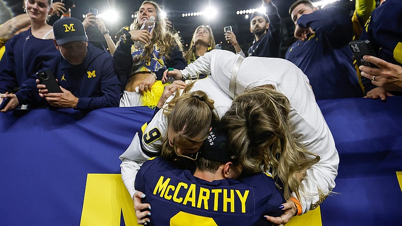 Michigan Wolverines quarterback JJ McCarthy