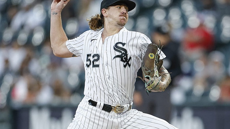 Sep 30, 2023; Chicago, Illinois, USA; Chicago White Sox starting pitcher Mike Clevinger (52) delivers a pitch against the San Diego Padres during the first inning at Guaranteed Rate Field. Mandatory Credit: Kamil Krzaczynski-USA TODAY Sports