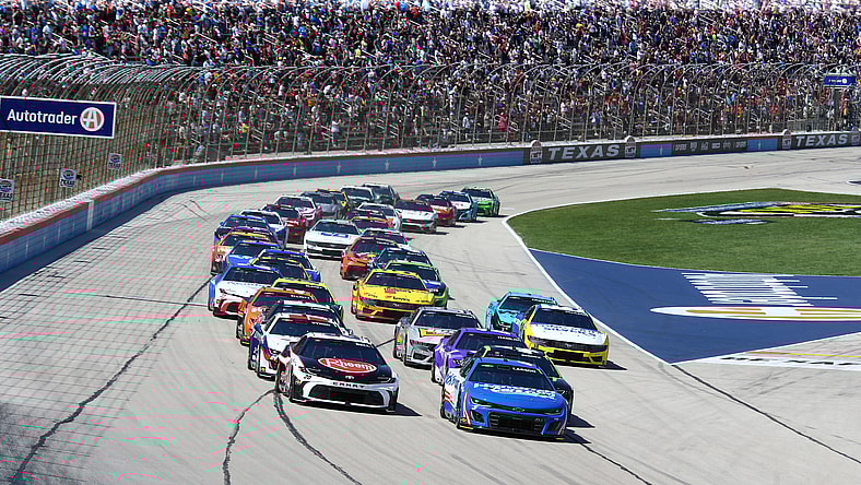 NASCAR: Autotrader EchoPark Automotive 400