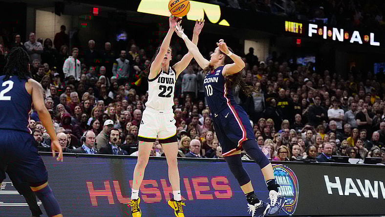 Nika Muhl, Caitlin Clark, Iowa, Iowa Hawkeyes, UConn