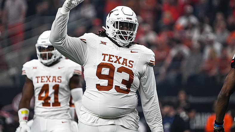Texas Longhorns defensive tackle T'Vondre Sweat
