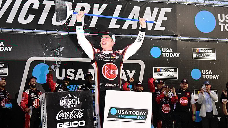 NASCAR: USA TODAY 301