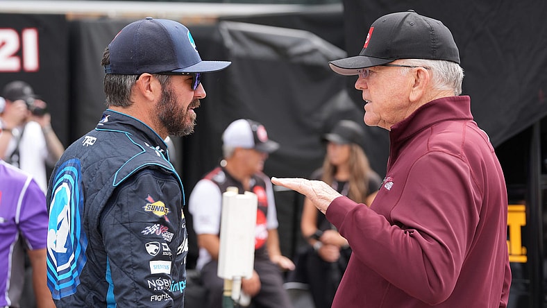 Syndication: The Daily Telegram