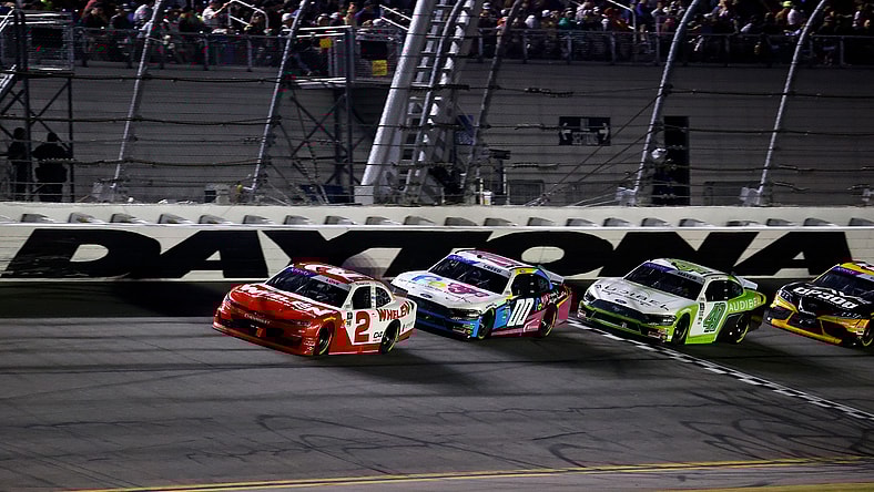 NASCAR Xfinity: United Rentals 300