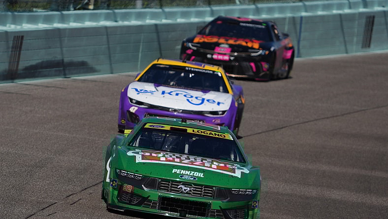 NASCAR: Straight Talk Wireless 400