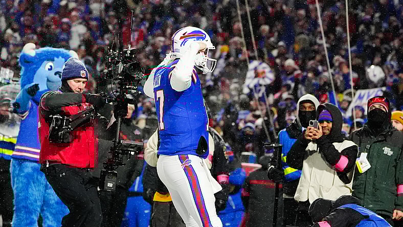 Highest paid quarterbacks, highest paid NFL quartebracks