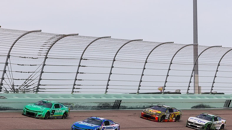 NASCAR: Straight Talk Wireless 400