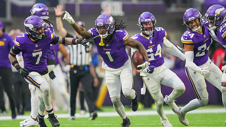 NFL: Arizona Cardinals at Minnesota Vikings
