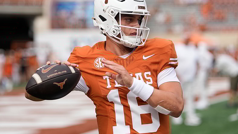 Texas Longhorns quarterback Arch Manning