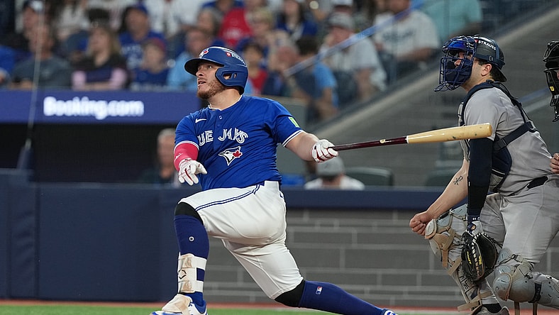MLB: Playoffs-Alejandro Kirk hits HR for Toronto Blue Jays