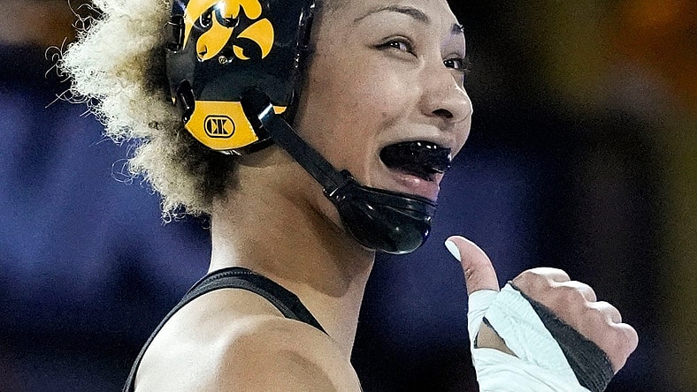 iowa women's wrestling