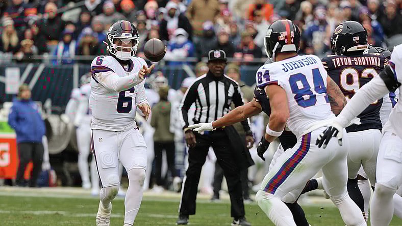 NFL: New York Giants at Chicago Bears