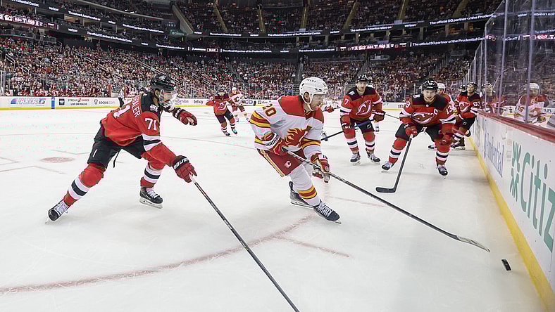 NHL: Calgary Flames at New Jersey Devils