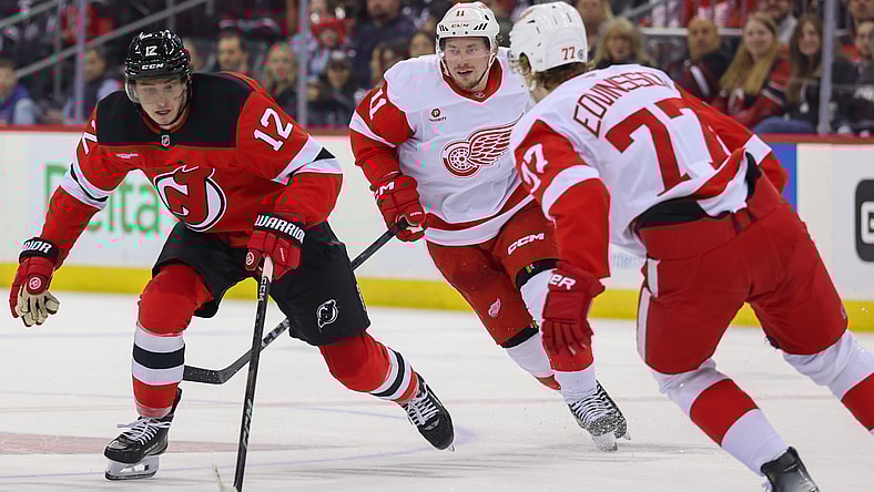 NHL: Detroit Red Wings at New Jersey Devils