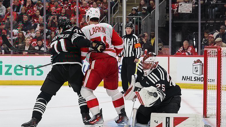 NHL: Detroit Red Wings at New Jersey Devils