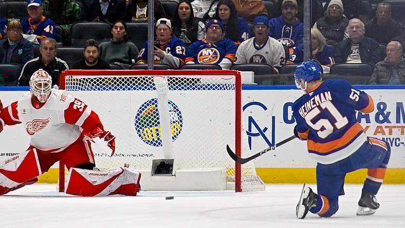 NHL: Detroit Red Wings at New York Islanders, emil heineman, former Montreal canadiens player