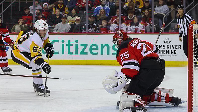 NHL: Pittsburgh Penguins at New Jersey Devils
