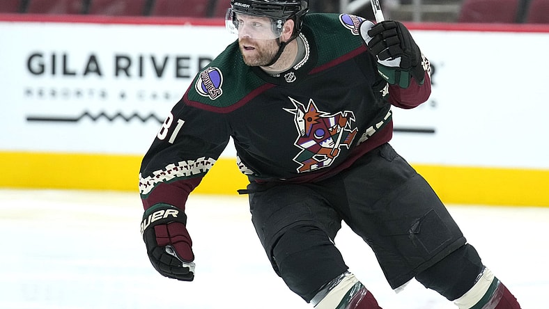 Vegas Golden Knights Phil Kessel Free Agency Arizona Coyotes right wing Phil Kessel (81) in the first period during an NHL hockey game against the Anaheim Ducks, Friday, April 1, 2022, in Glendale, Ariz. (AP Photo/Rick Scuteri)