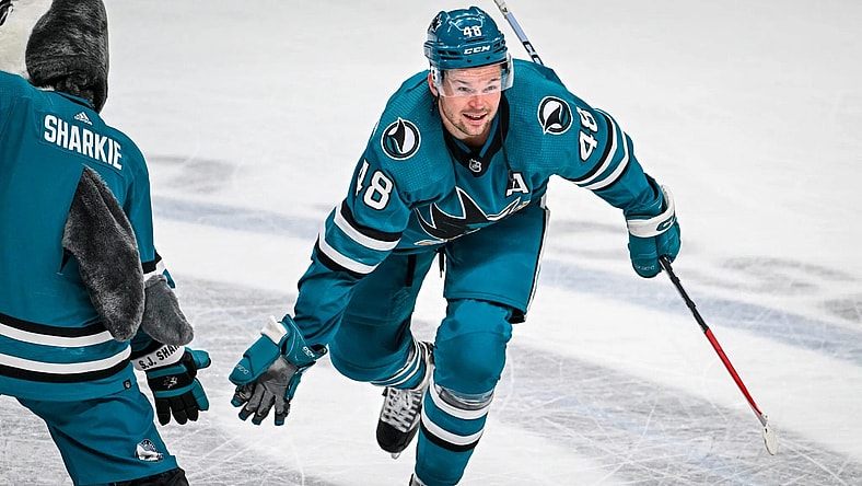 Vegas Golden Knights trade for Tomas Hertl at NHL trade deadline