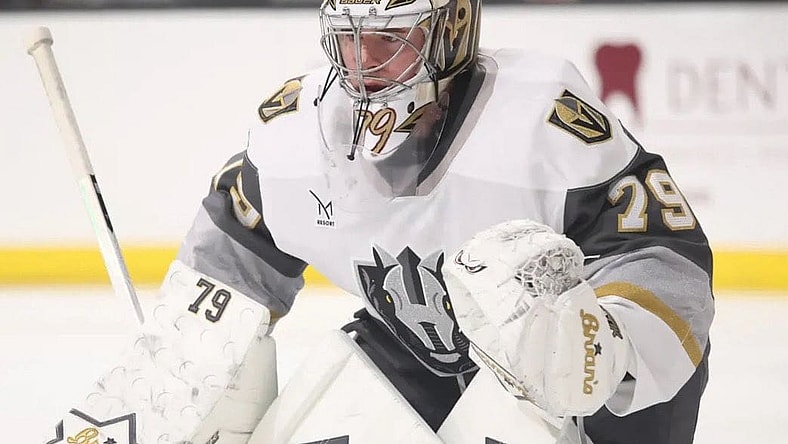 Vegas Golden Knights goaltender Carter Hart makes a rehab start with the Henderson Silver Knights (Photo/Screenshot- PuckEmpire via Twitter)