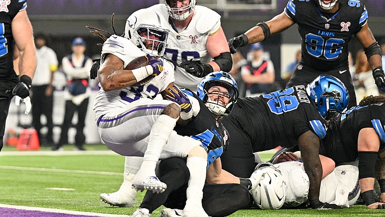NFL: Detroit Lions at Minnesota Vikings