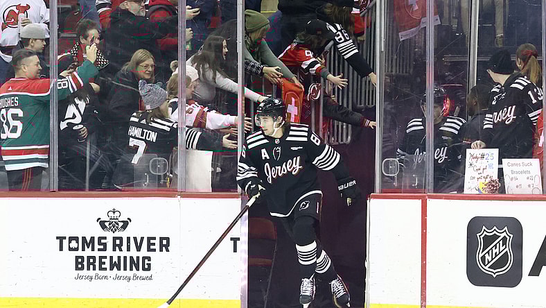 NHL: Carolina Hurricanes at New Jersey Devils