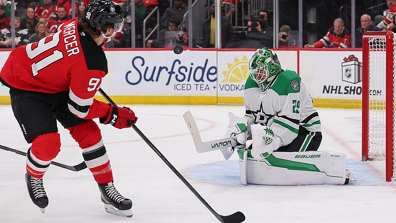NHL: Dallas Stars at New Jersey Devils