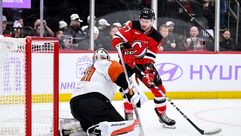 NHL: Philadelphia Flyers at New Jersey Devils