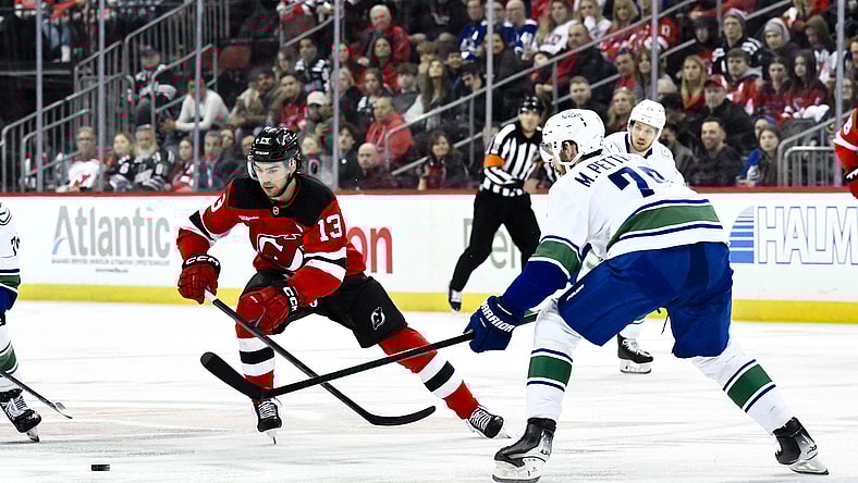 NHL: Vancouver Canucks at New Jersey Devils