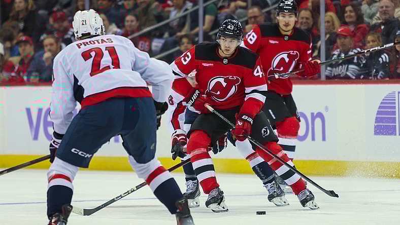 NHL: Washington Capitals at New Jersey Devils