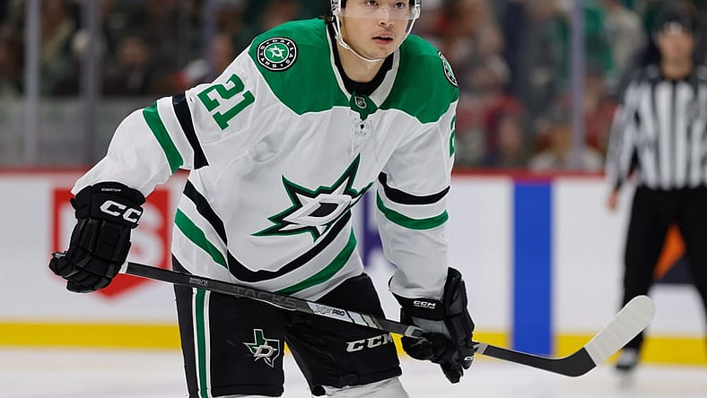 ST. PAUL, MN - APRIL 06: Dallas Stars left wing Jason Robertson (21) looks on during the second period of the NHL game between the Dallas Stars and Minnesota Wild on April 6th, 2025, at the Xcel Energy Center in St. Paul, MN. (Photo by Bailey Hillesheim/Icon Sportswire)