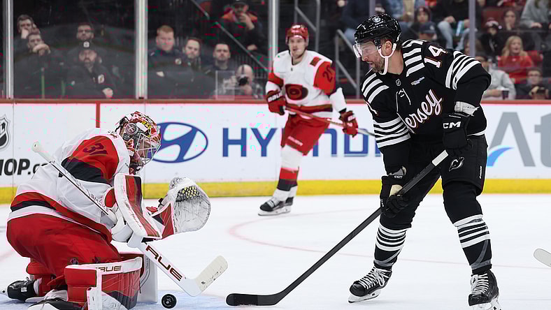 NHL: Carolina Hurricanes at New Jersey Devils