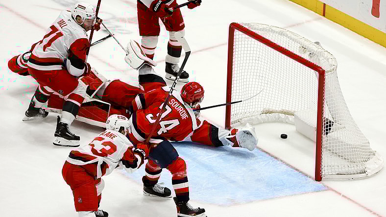 NHL: Carolina Hurricanes at Washington Capitals