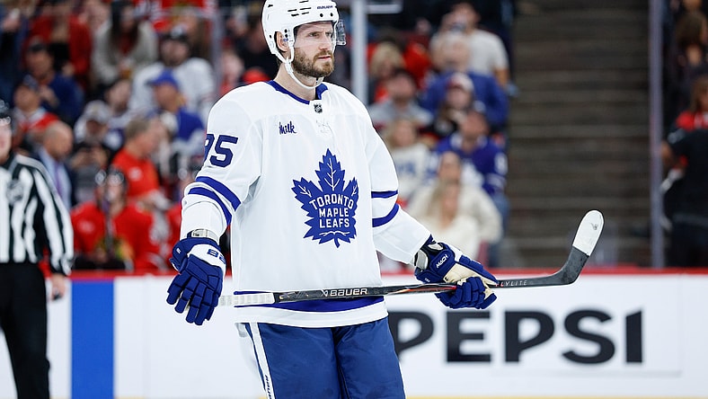 NHL: Toronto Maple Leafs at Chicago Blackhawks