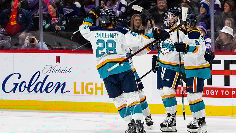 New York Sirens captain Micah Zandee-Hart celebrates with teammates.