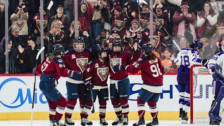 The Montreal Victoire celebrate a Maureen Murphy goal to go up 3-0 against the Minnesota Frost.