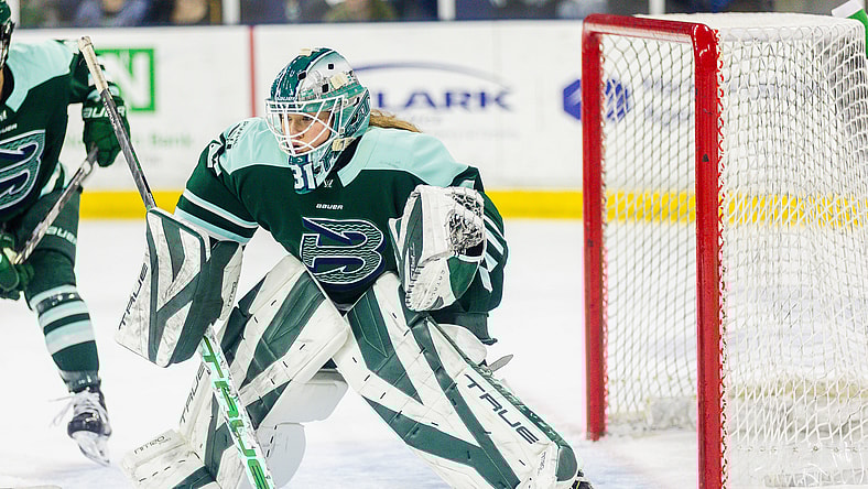 Boston Fleet goalie Aerin Frankel shuts out the Vancouver Goldeneyes.