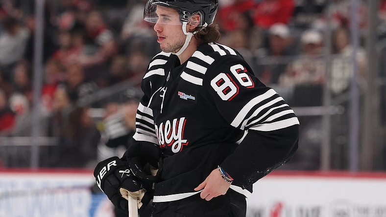 NHL: Calgary Flames at New Jersey Devils