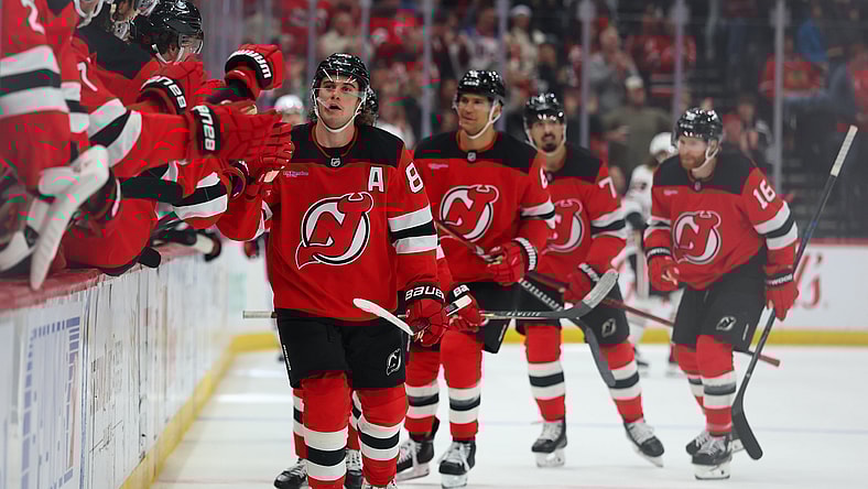 NHL: Chicago Blackhawks at New Jersey Devils