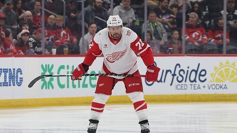NHL: Detroit Red Wings at New Jersey Devils