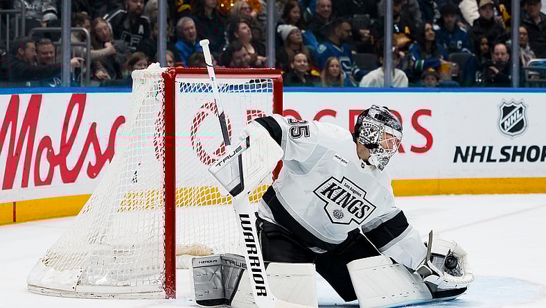 NHL: Los Angeles Kings at Vancouver Canucks