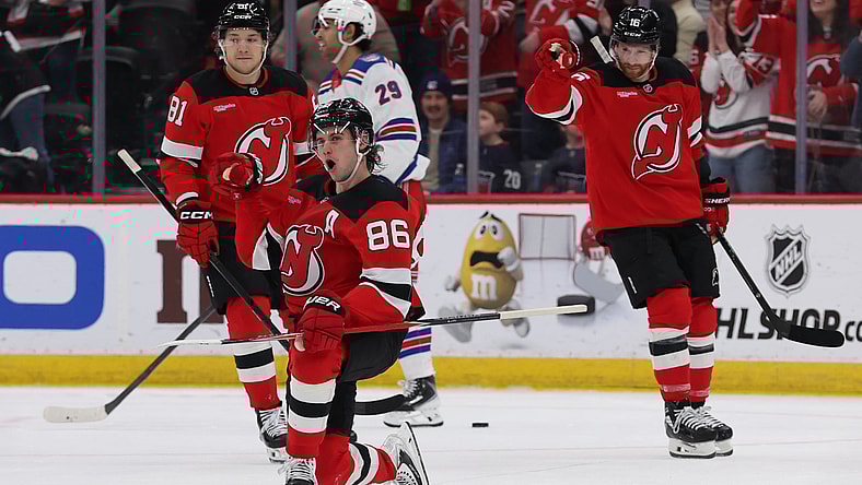 NHL: New York Rangers at New Jersey Devils