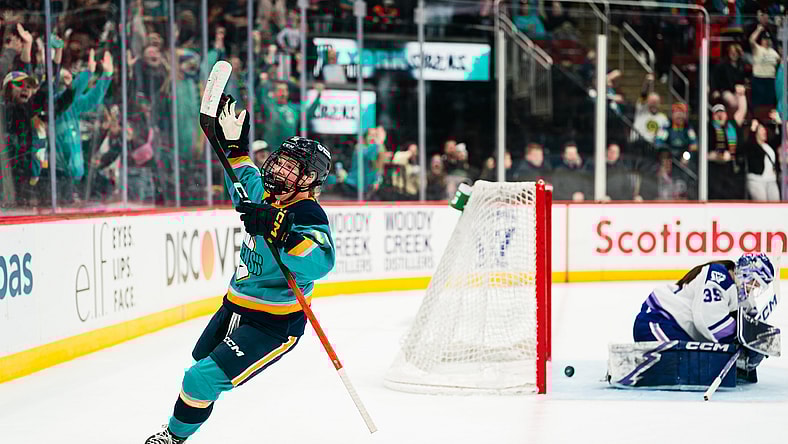 New York Sirens forward Sarah Fillier caps off her first career hat trick with an OT game winner against the Minnesota Frost.