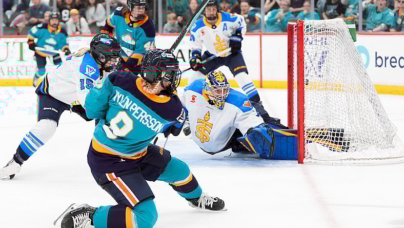 New York Sirens defender Maja Nylen Persson fires a rebound past Toronto Sceptres goalie Raygan Kirk on the power play to tie the game 2-2.