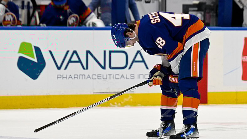 NHL: Carolina Hurricanes at New York Islanders